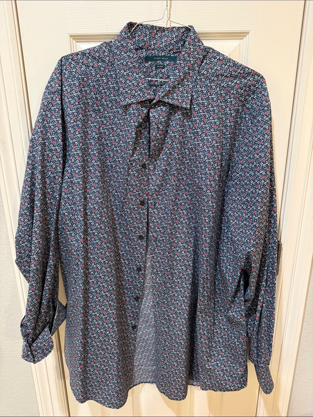 Perry Ellis Men's Navy Floral Button-Down Shirt with Red Accents